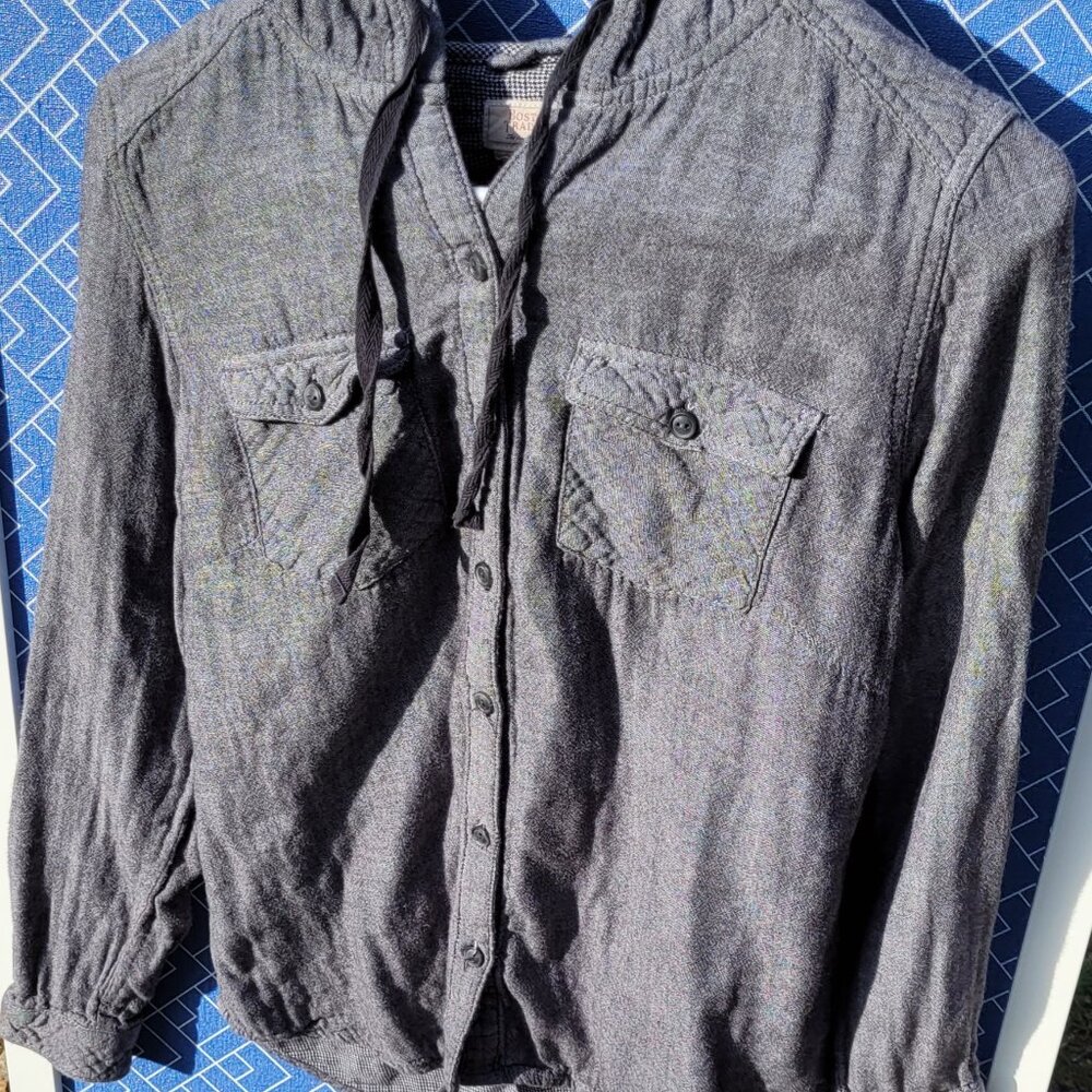 Boston Traders Women's Long Sleeve Button Down Flannel with Hood Medium